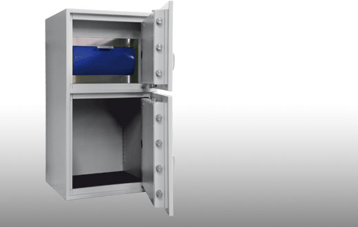 Rubin Cash Safe Depositschrank geöffnet Rubin Cash Safe Depositschrank geöffnet